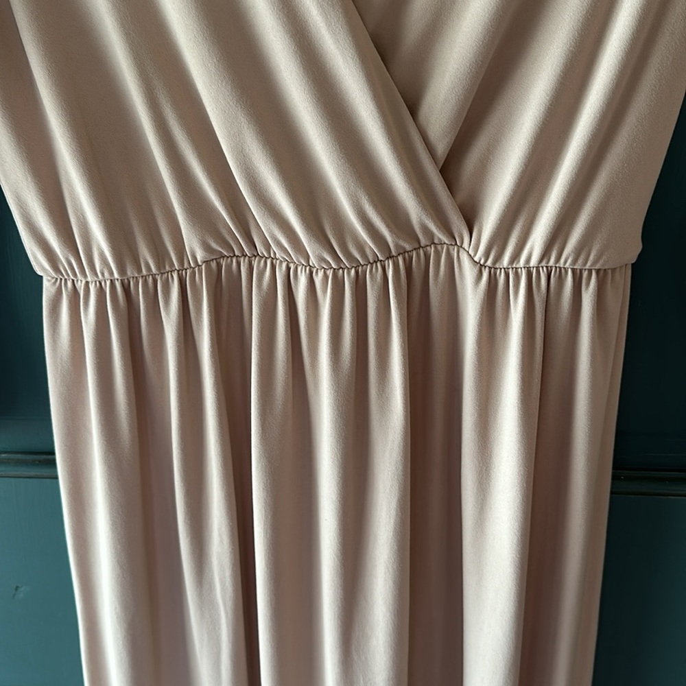 Maternity Dress 🤍 - Picture 6 of 6